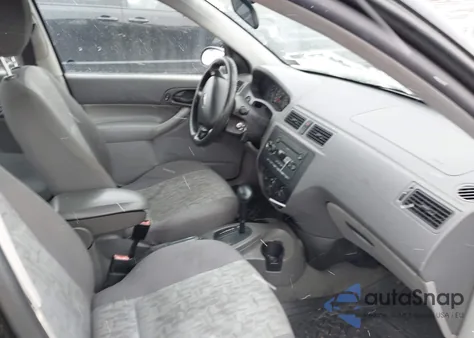 2005 Ford Focus Zx4 z USA, uszkodzony, nr VIN 1FAFP34N25W140901